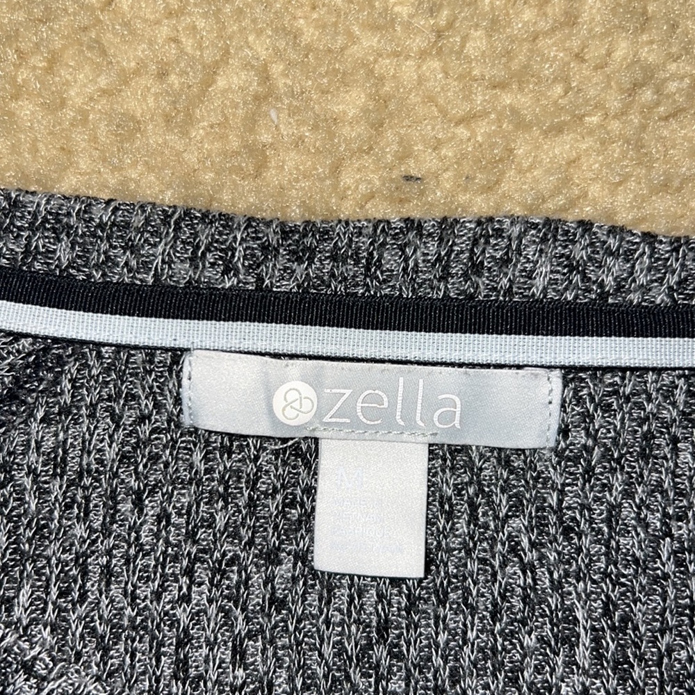 Zella Pullover - Picture 2 of 6